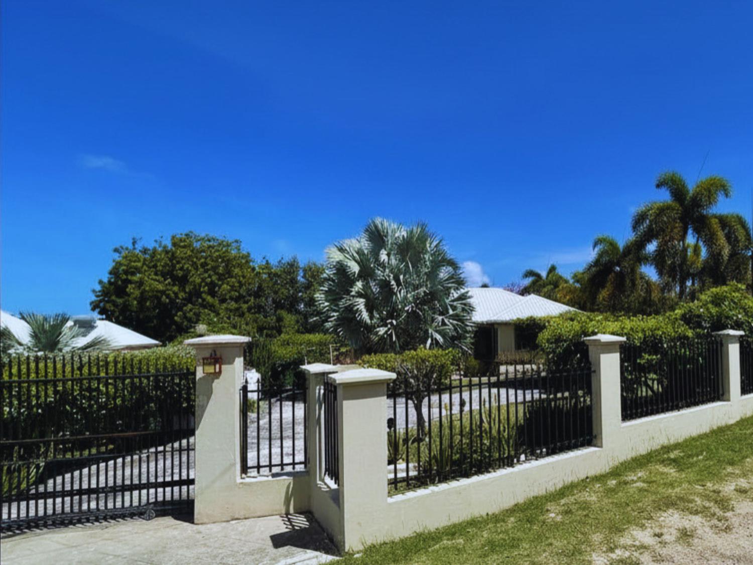 Paradise Properties - Fan Palm Cottage 