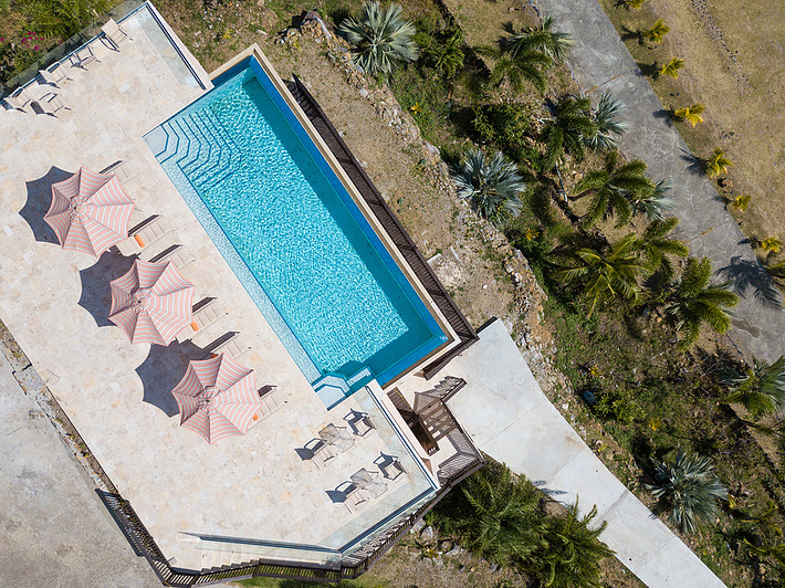 Paradise Properties - Fort Shelley Villa - Cades Reef